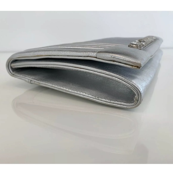RENE CAOVILLA METALLIC SILVER LEATHER EMBELLISHED CLUTCH - Picture 8 of 13